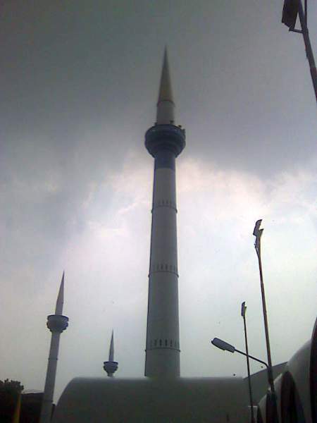8August2010. Chehlum Of Shohda Bomb Blast At Data Darbar Lahore 0005.jpg